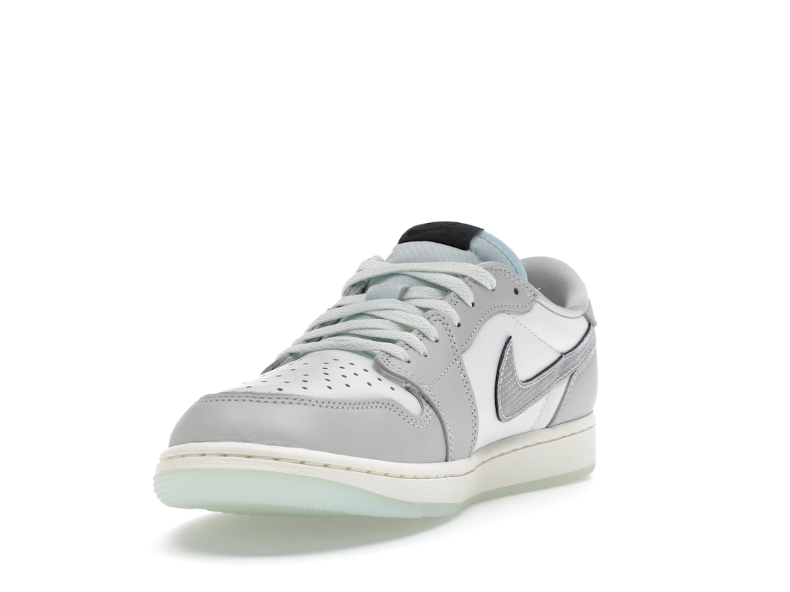 Vue 13 de Jordan 1 Retro Low OG Year of the Snake (2025)