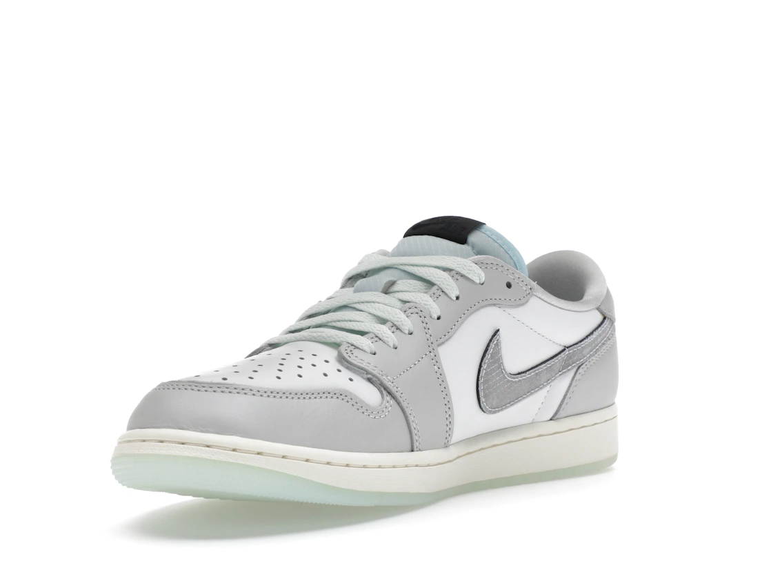 Vue 14 de Jordan 1 Retro Low OG Year of the Snake (2025)