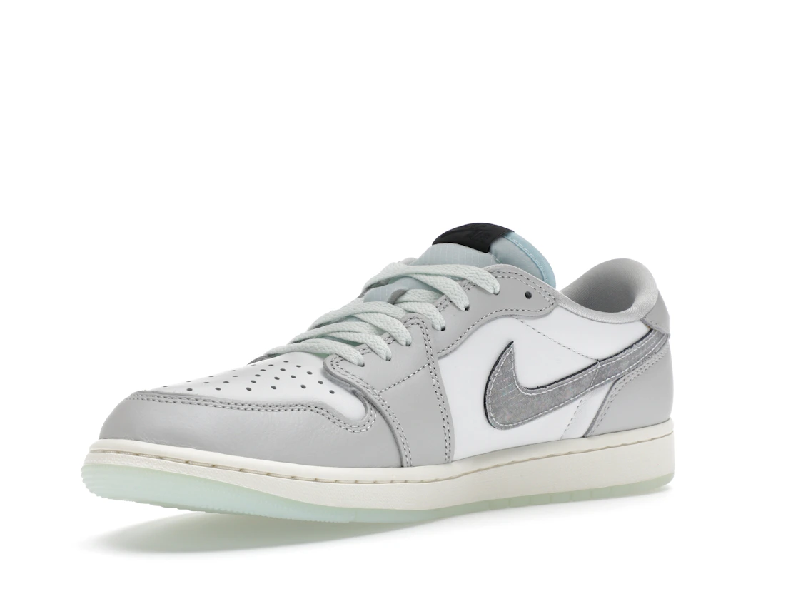 Vue 15 de Jordan 1 Retro Low OG Year of the Snake (2025)