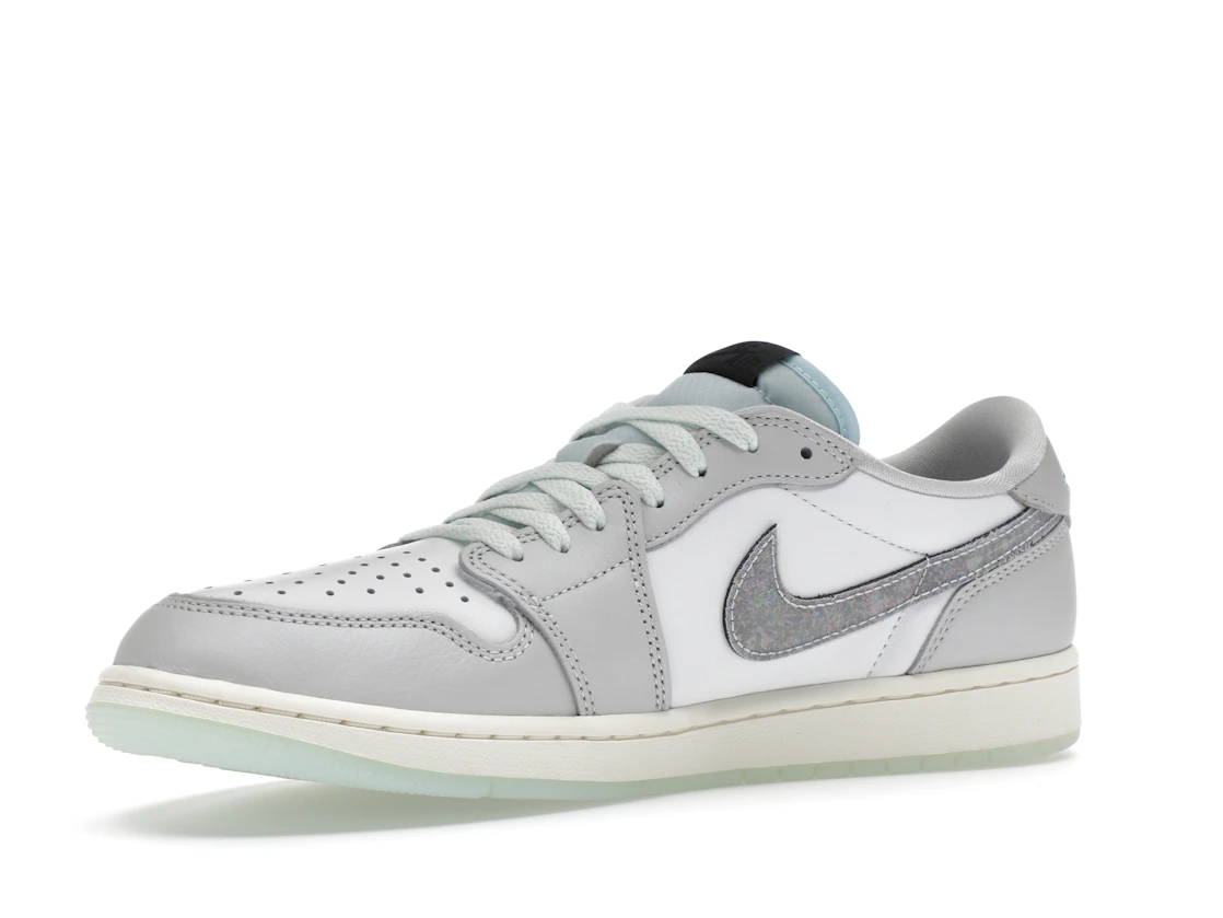 Vue 16 de Jordan 1 Retro Low OG Year of the Snake (2025)