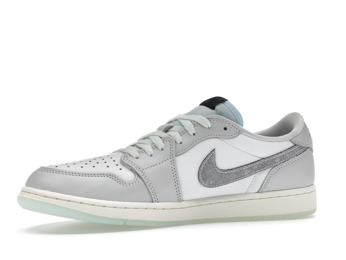 Vue 17 de Jordan 1 Retro Low OG Year of the Snake (2025)