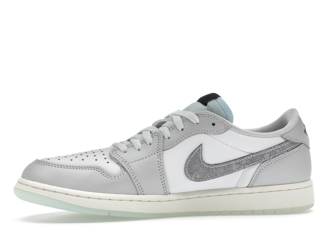 Vue 18 de Jordan 1 Retro Low OG Year of the Snake (2025)