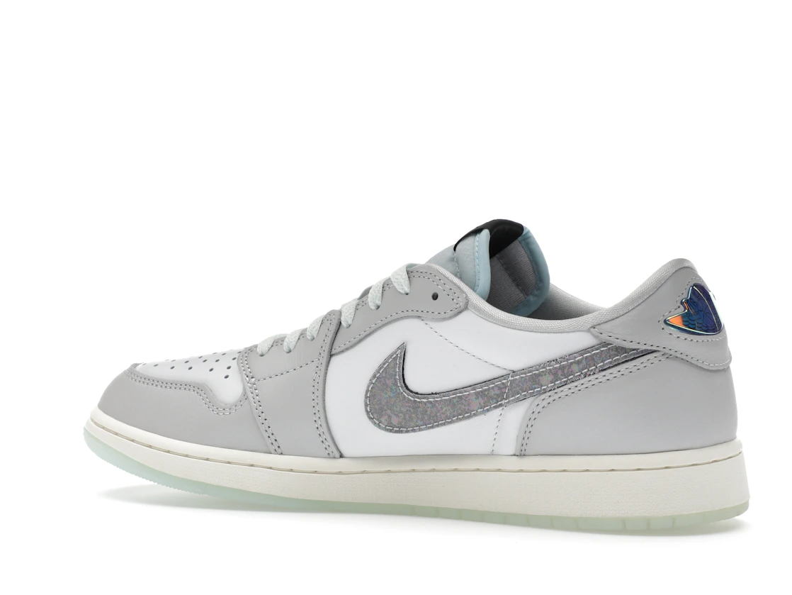 Vue 22 de Jordan 1 Retro Low OG Year of the Snake (2025)