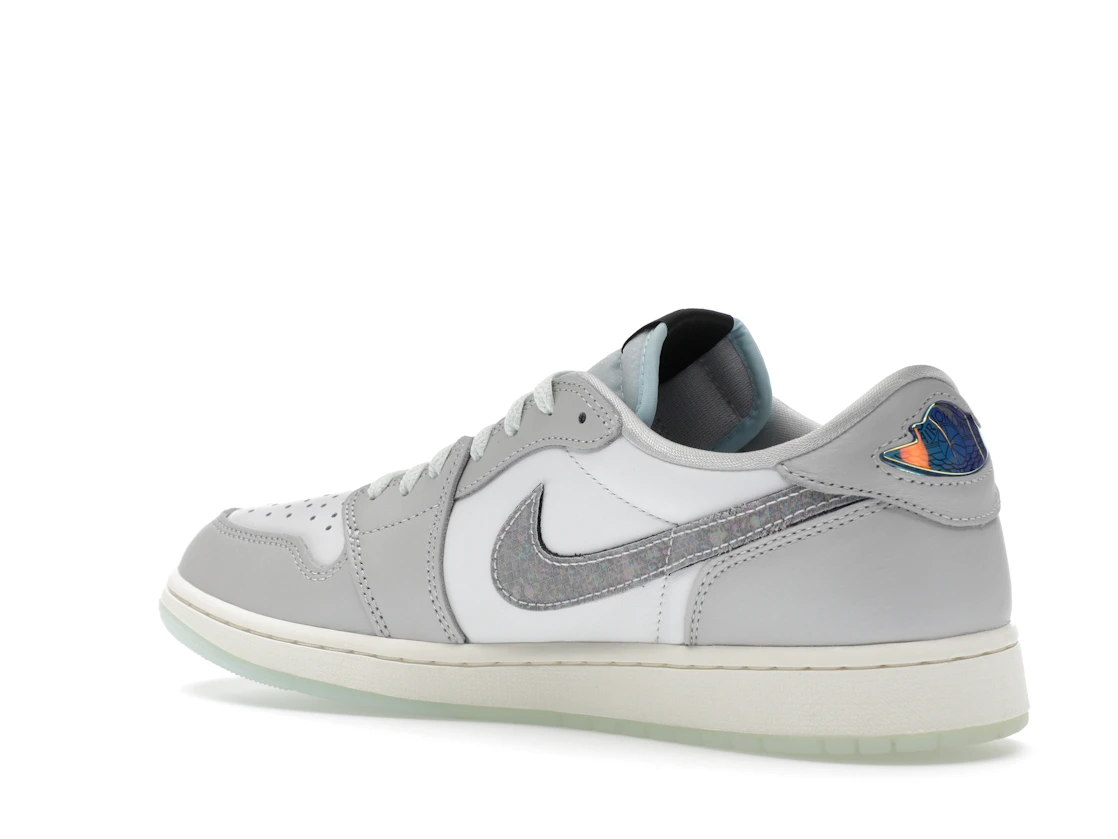 Vue 23 de Jordan 1 Retro Low OG Year of the Snake (2025)