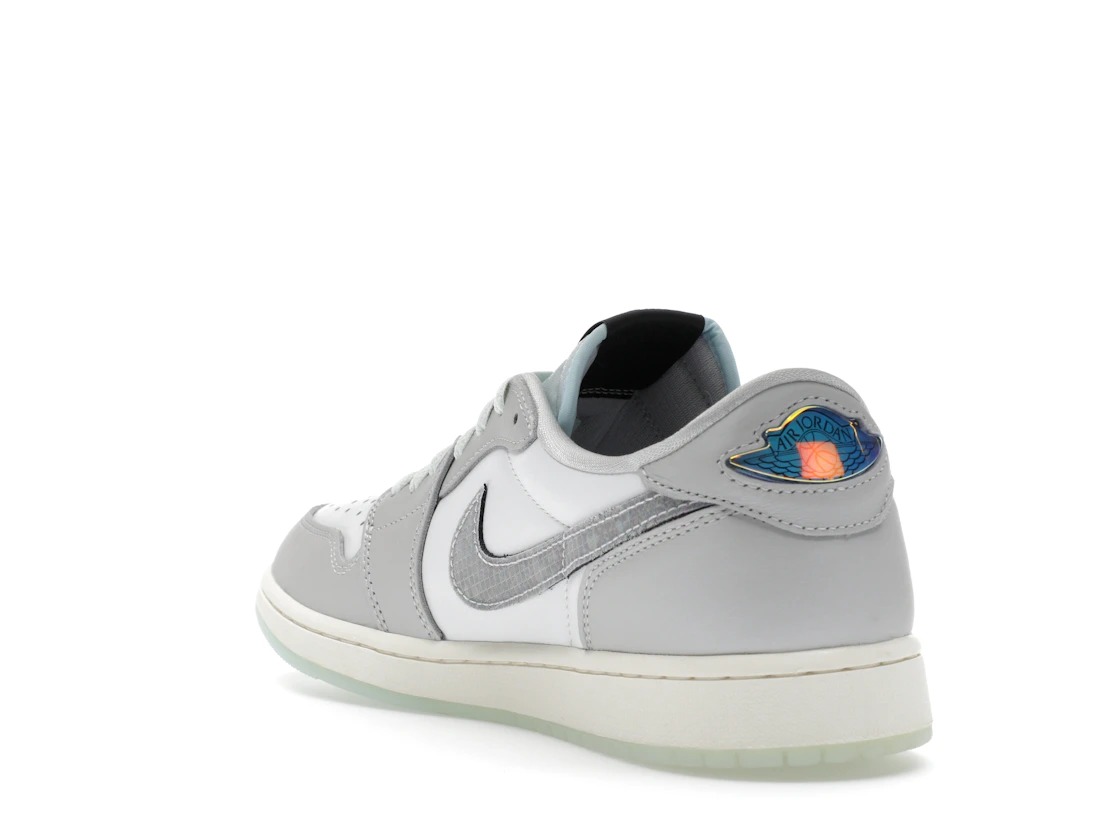 Vue 25 de Jordan 1 Retro Low OG Year of the Snake (2025)