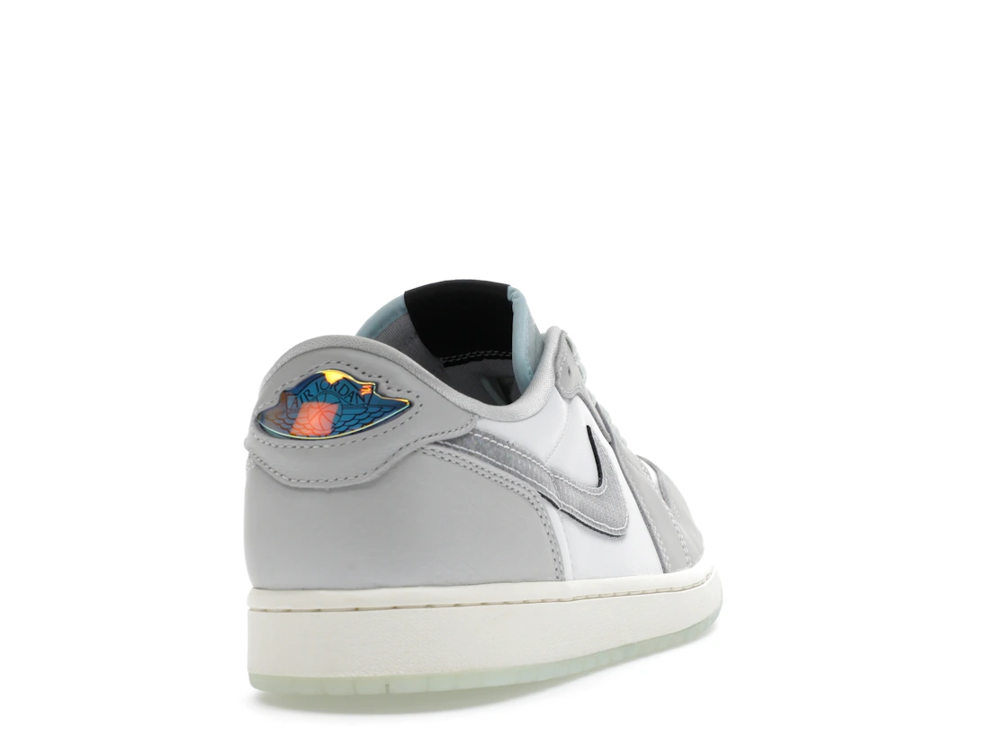 Vue 30 de Jordan 1 Retro Low OG Year of the Snake (2025)