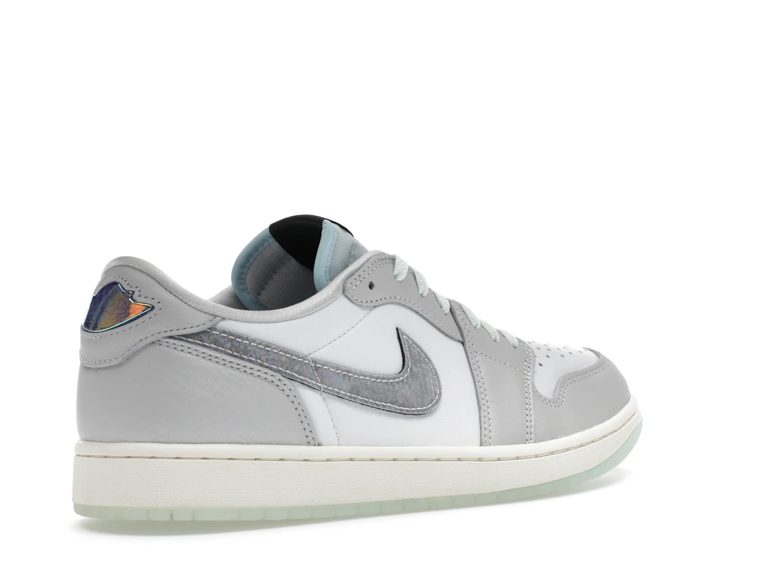 Vue 33 de Jordan 1 Retro Low OG Year of the Snake (2025)