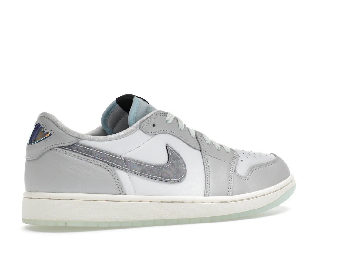 Vue 34 de Jordan 1 Retro Low OG Year of the Snake (2025)