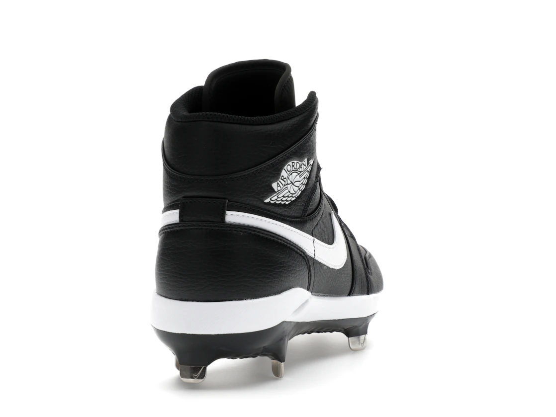 Vue 30 de Jordan 1 Retro Metal Black White (2023)