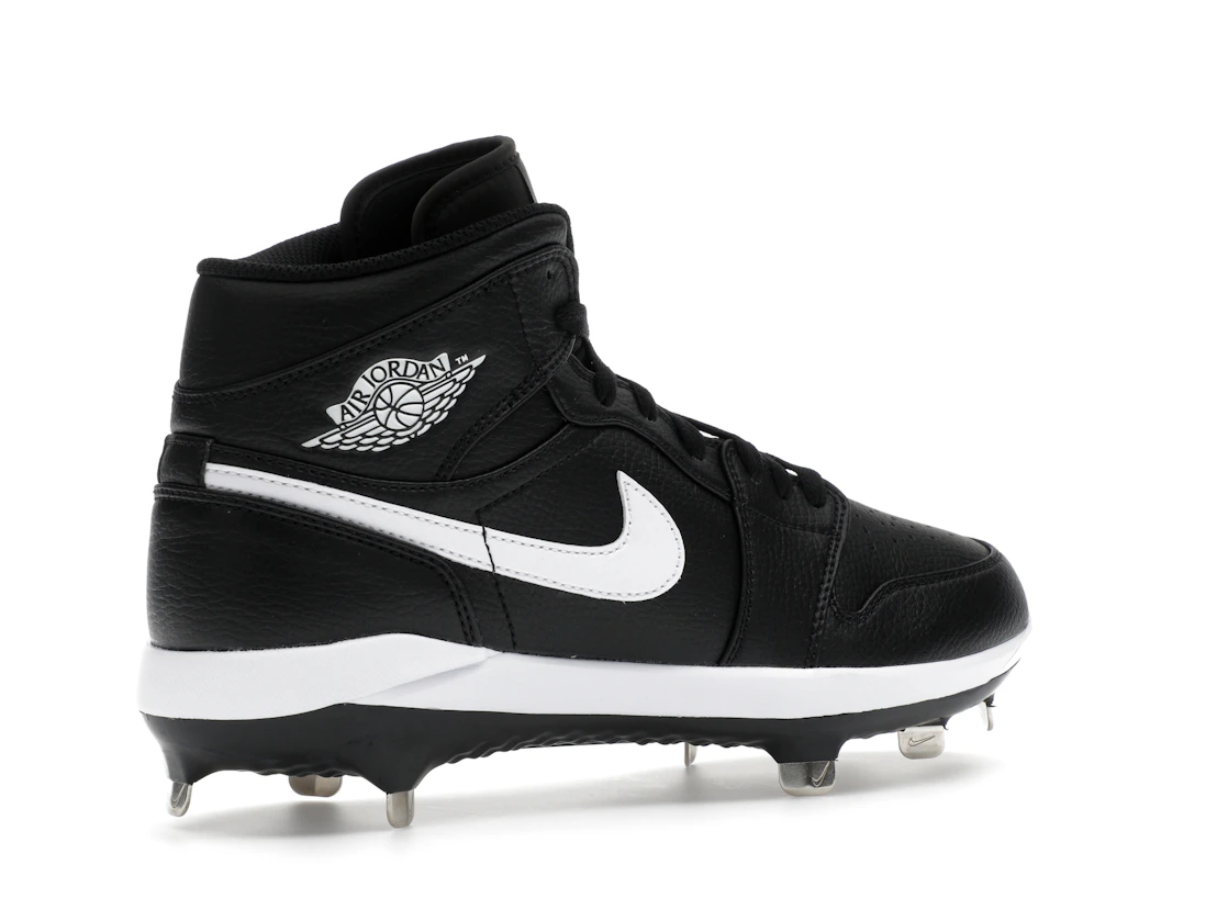 Vue 34 de Jordan 1 Retro Metal Black White (2023)