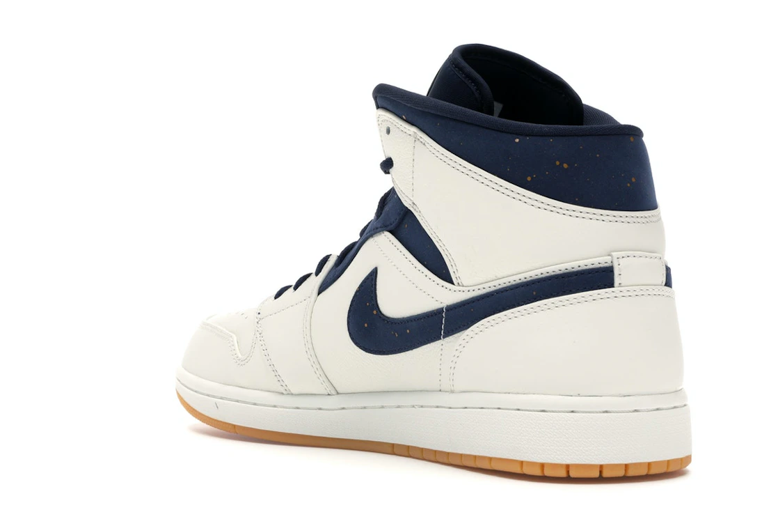 Vue 24 de Jordan 1 Retro Mid Jeter