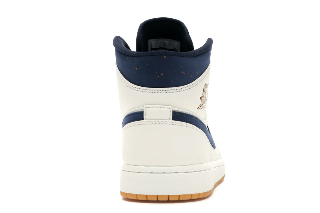 Vue 28 de Jordan 1 Retro Mid Jeter