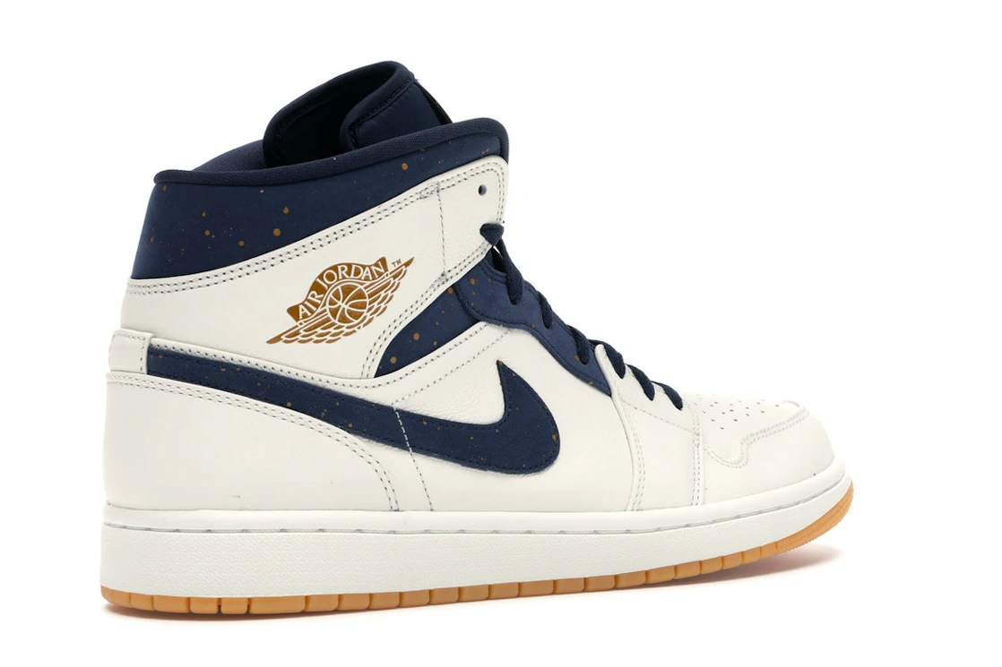 Vue 33 de Jordan 1 Retro Mid Jeter