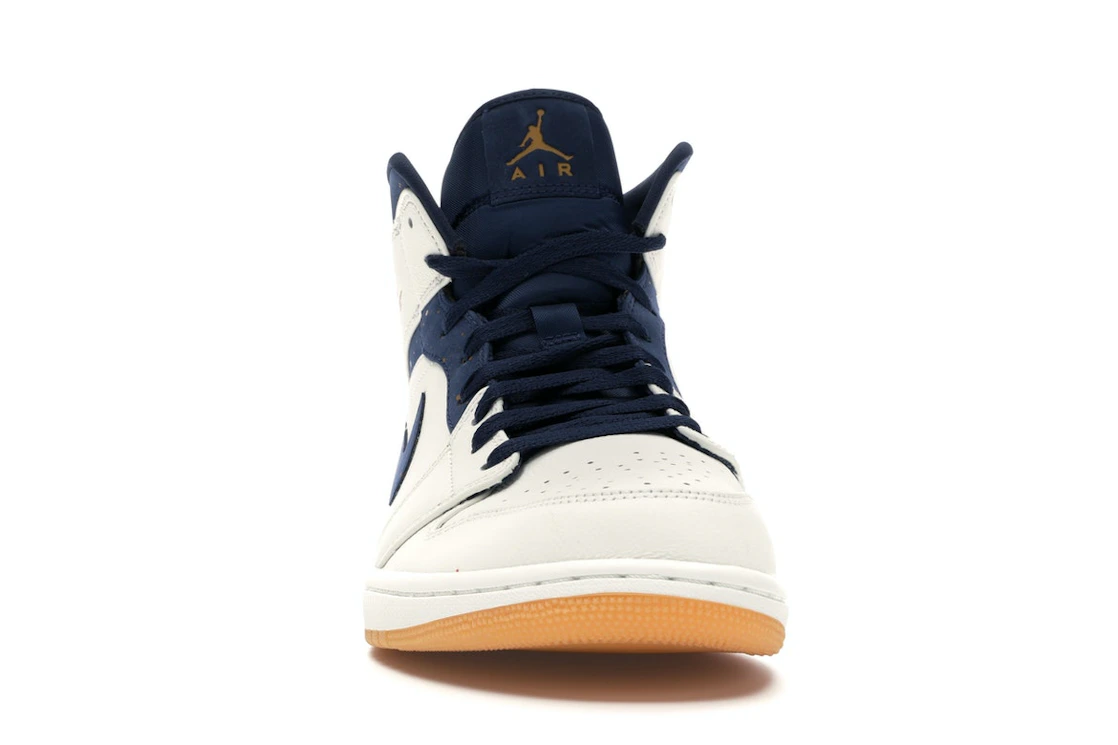 Vue 9 de Jordan 1 Retro Mid Jeter