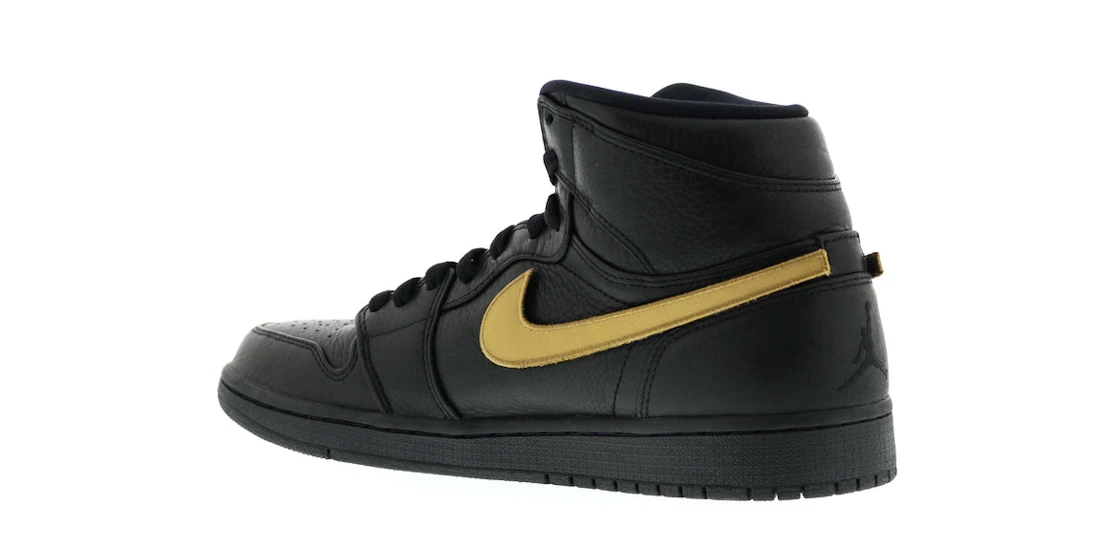 Vue 16 de Jordan 1 Retro BHM (2017)