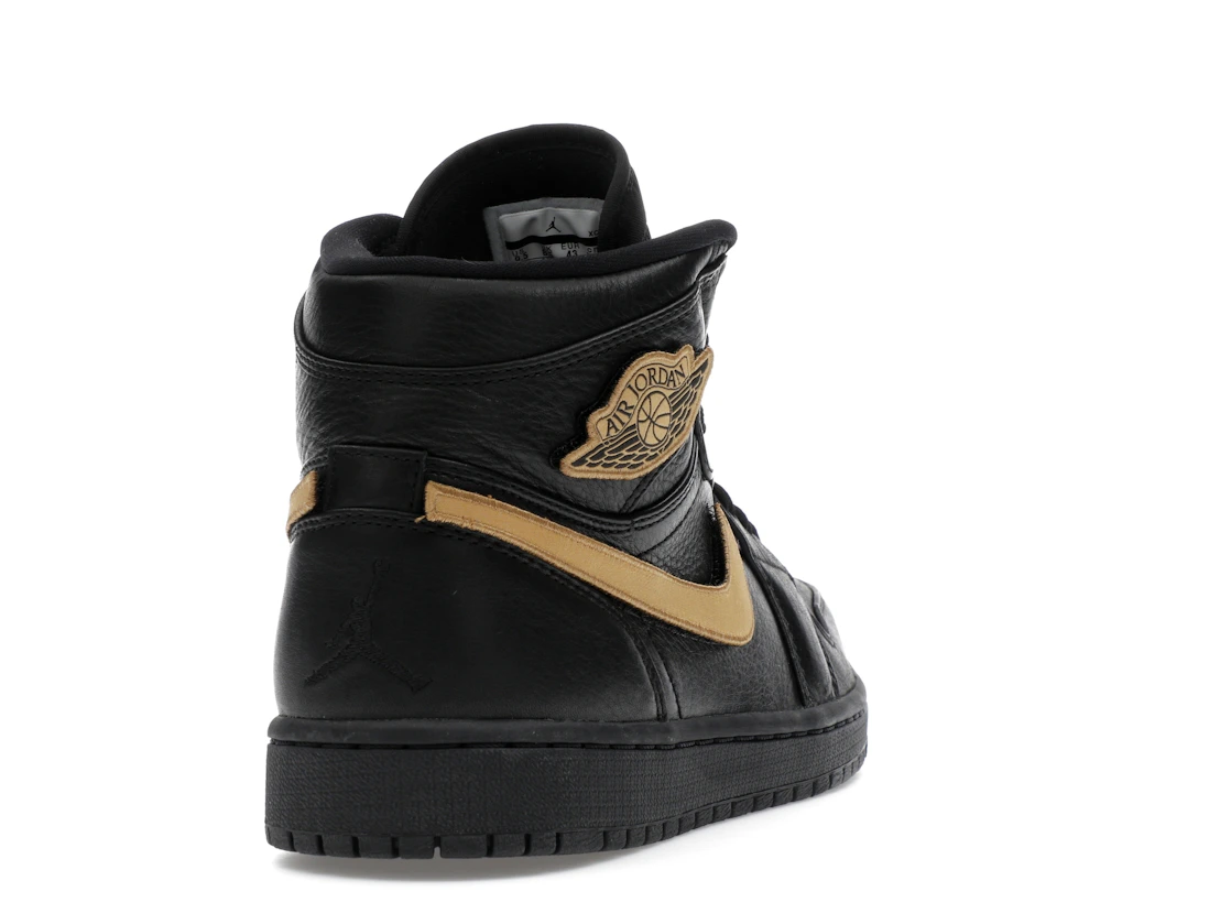 Vue 30 de Jordan 1 Retro BHM (2017)