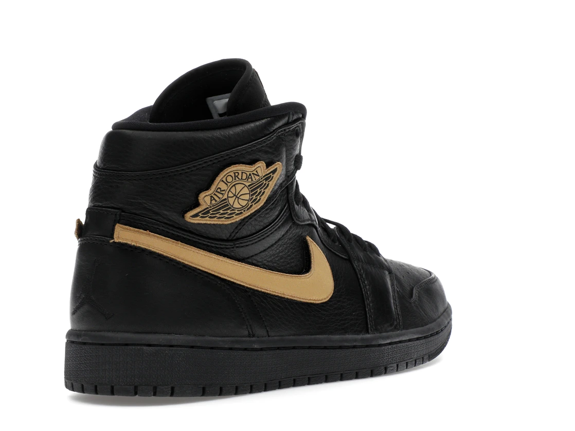 Vue 32 de Jordan 1 Retro BHM (2017)