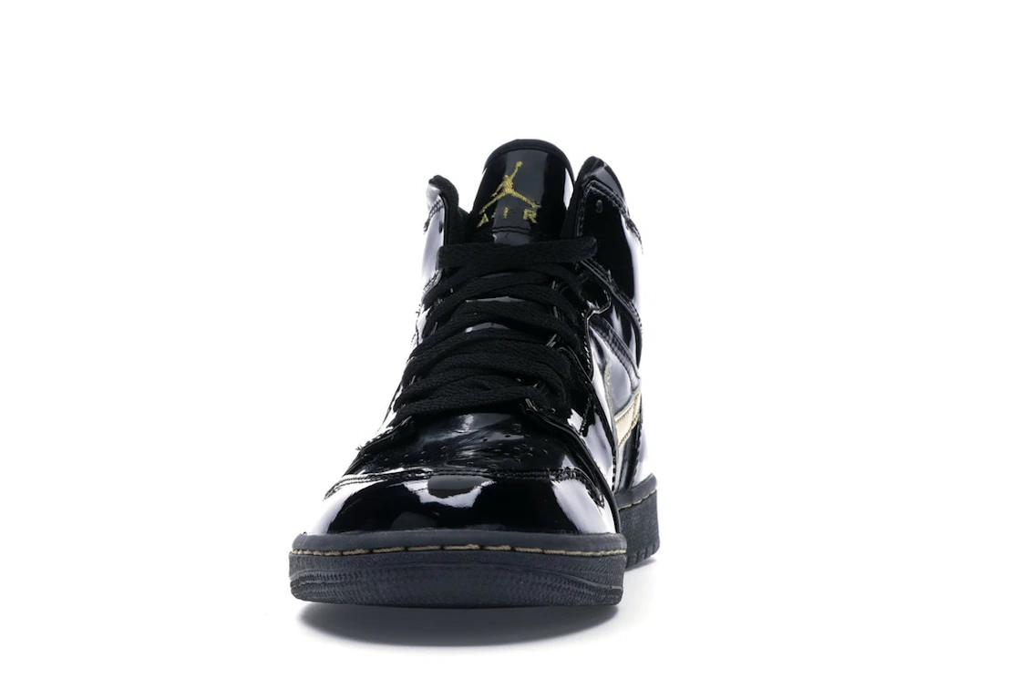 Vue 11 de Jordan 1 Retro Black Metallic Gold (2003)