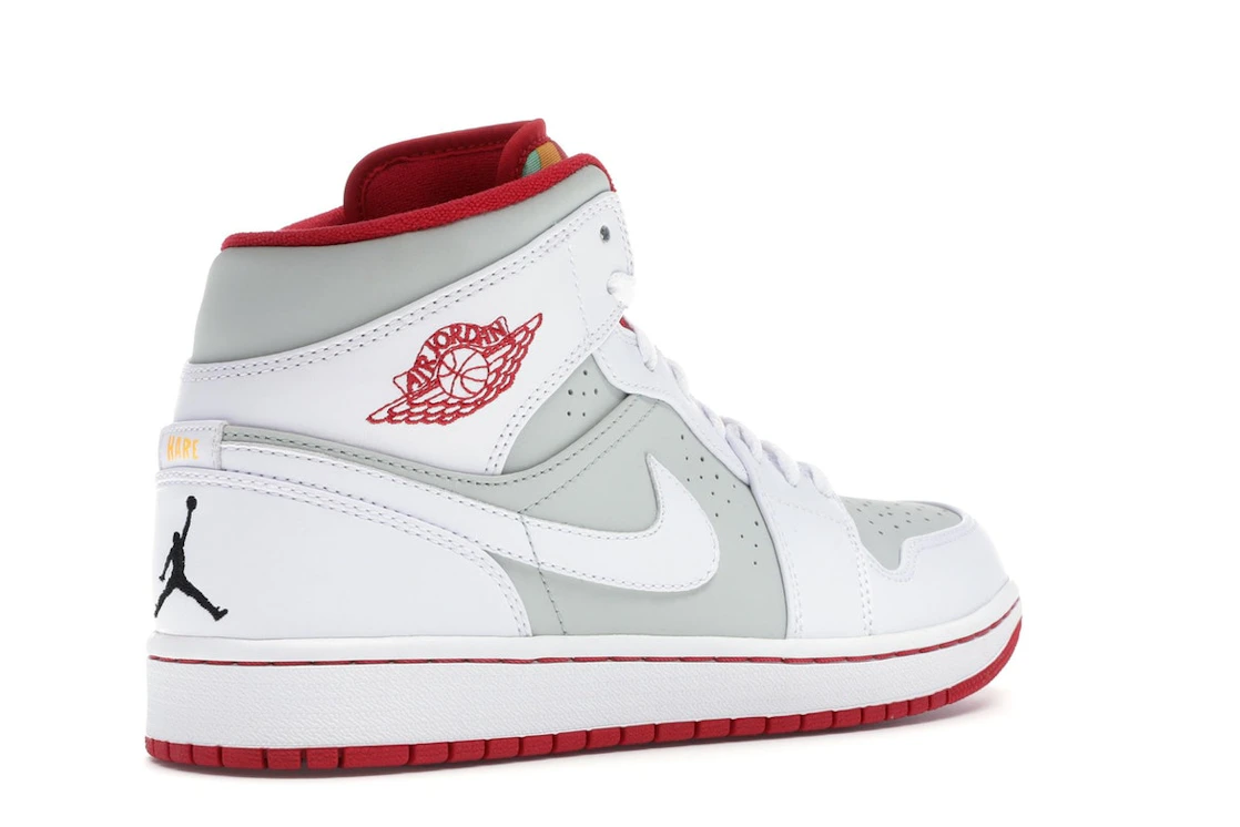 Vue 33 de Jordan 1 Retro Hare Jordan (2015)