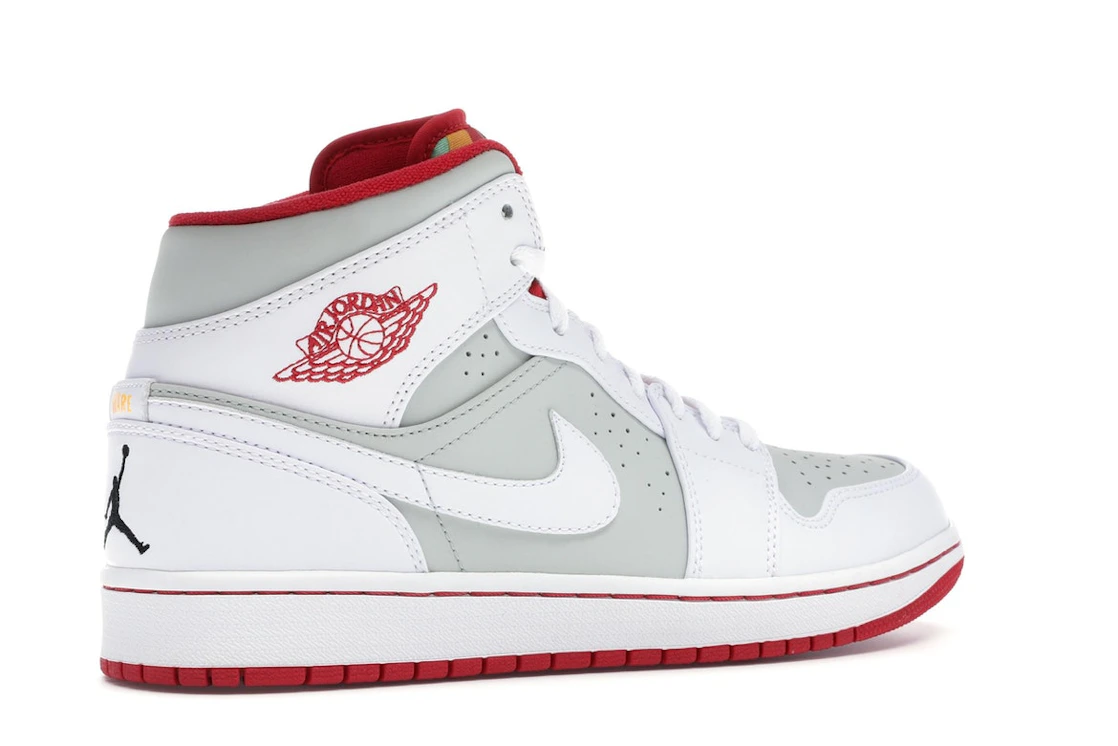 Vue 34 de Jordan 1 Retro Hare Jordan (2015)