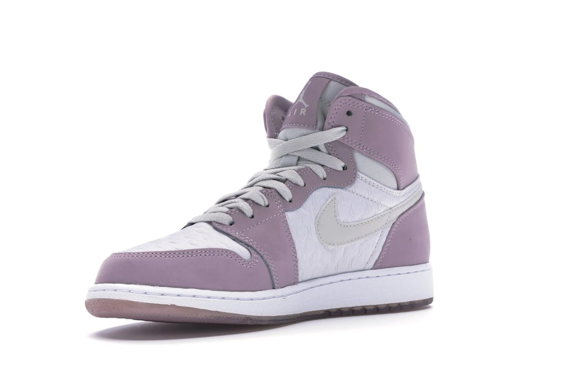 Vue 15 de Jordan 1 Retro Heiress Plum Fog (GS)