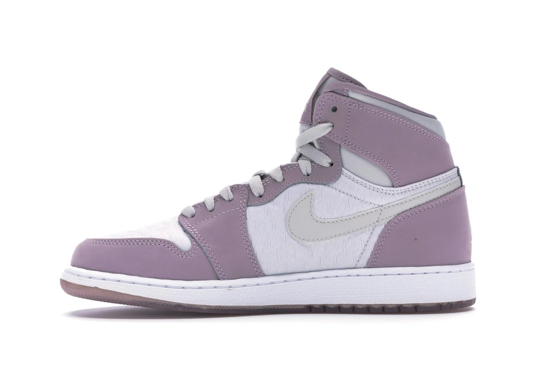 Vue 19 de Jordan 1 Retro Heiress Plum Fog (GS)