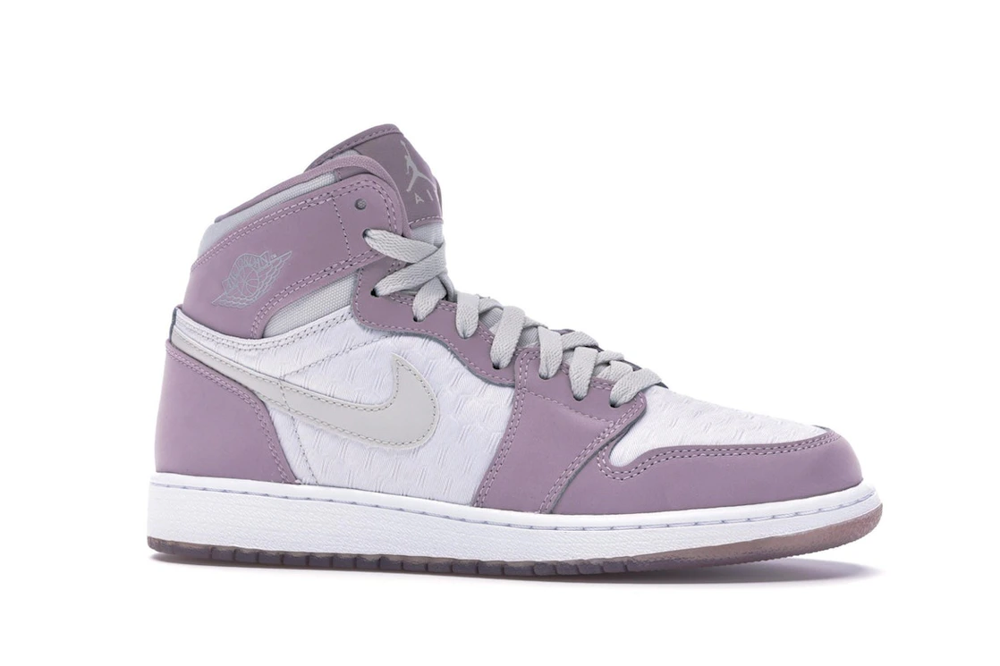 Vue 3 de Jordan 1 Retro Heiress Plum Fog (GS)