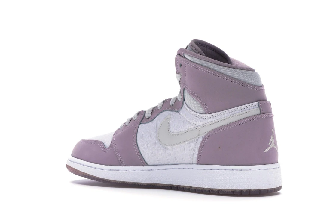 Vue 23 de Jordan 1 Retro Heiress Plum Fog (GS)