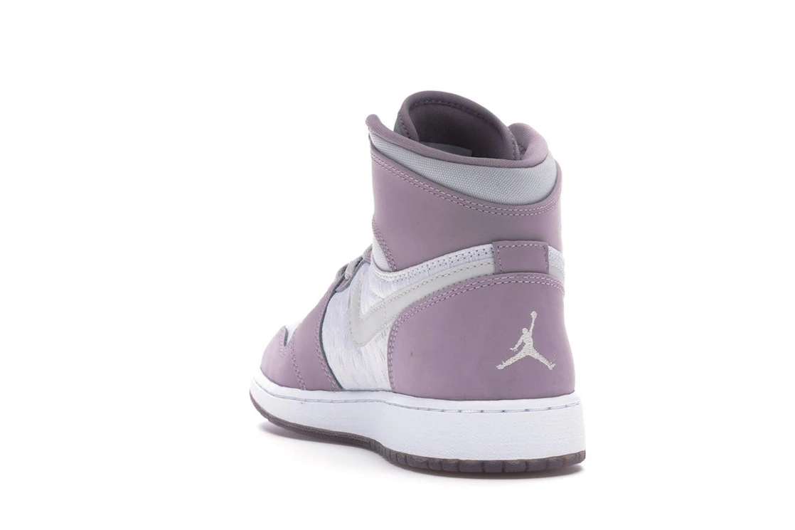 Vue 26 de Jordan 1 Retro Heiress Plum Fog (GS)
