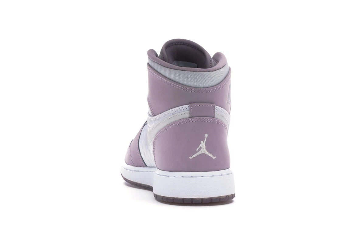 Vue 27 de Jordan 1 Retro Heiress Plum Fog (GS)