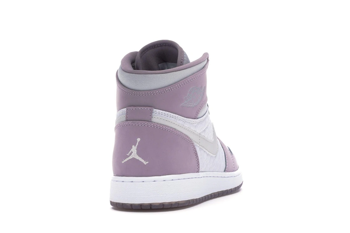 Vue 30 de Jordan 1 Retro Heiress Plum Fog (GS)