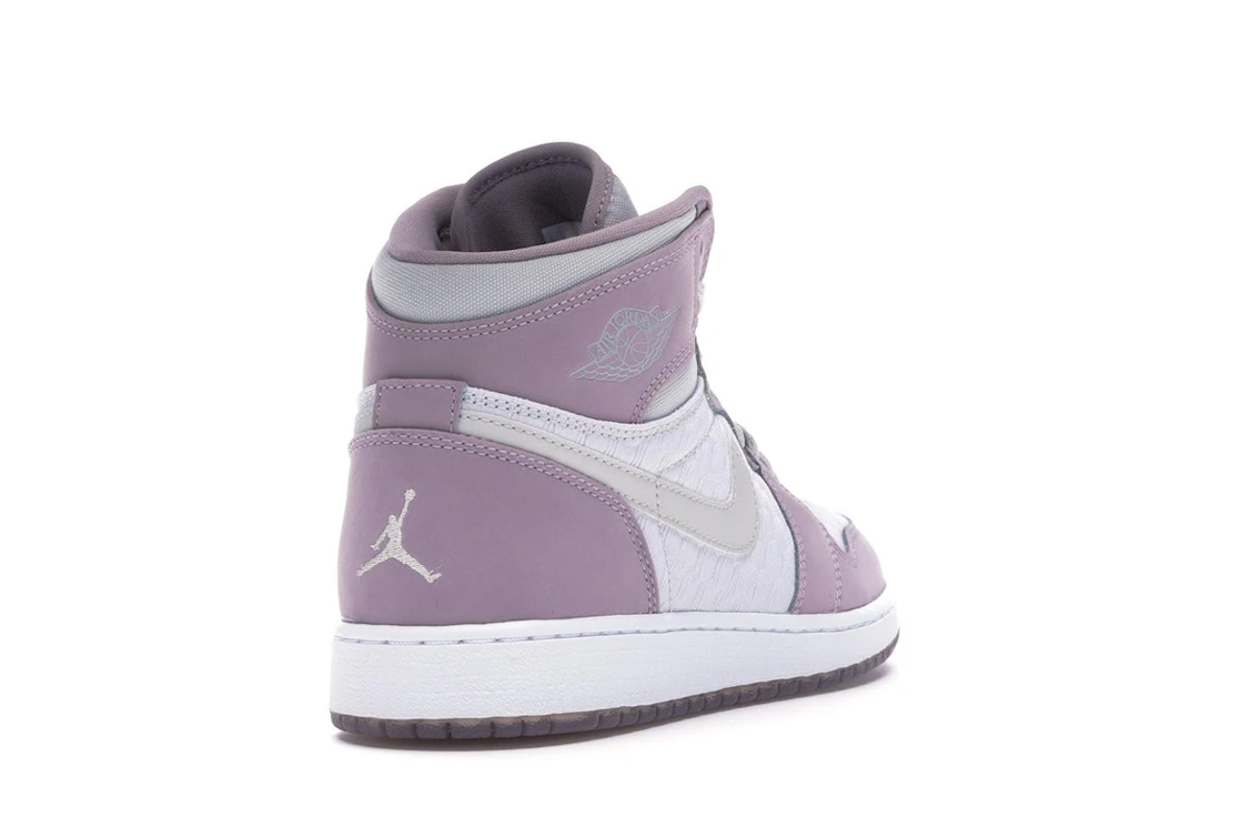 Vue 31 de Jordan 1 Retro Heiress Plum Fog (GS)