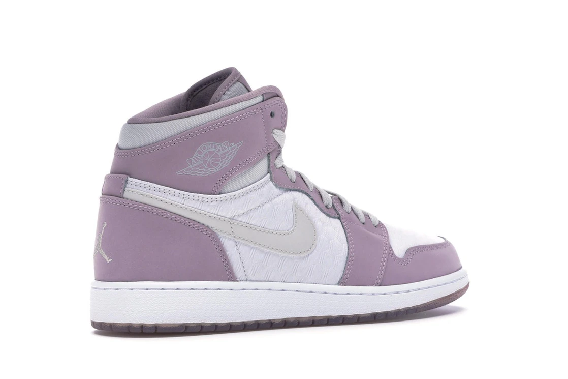 Vue 34 de Jordan 1 Retro Heiress Plum Fog (GS)