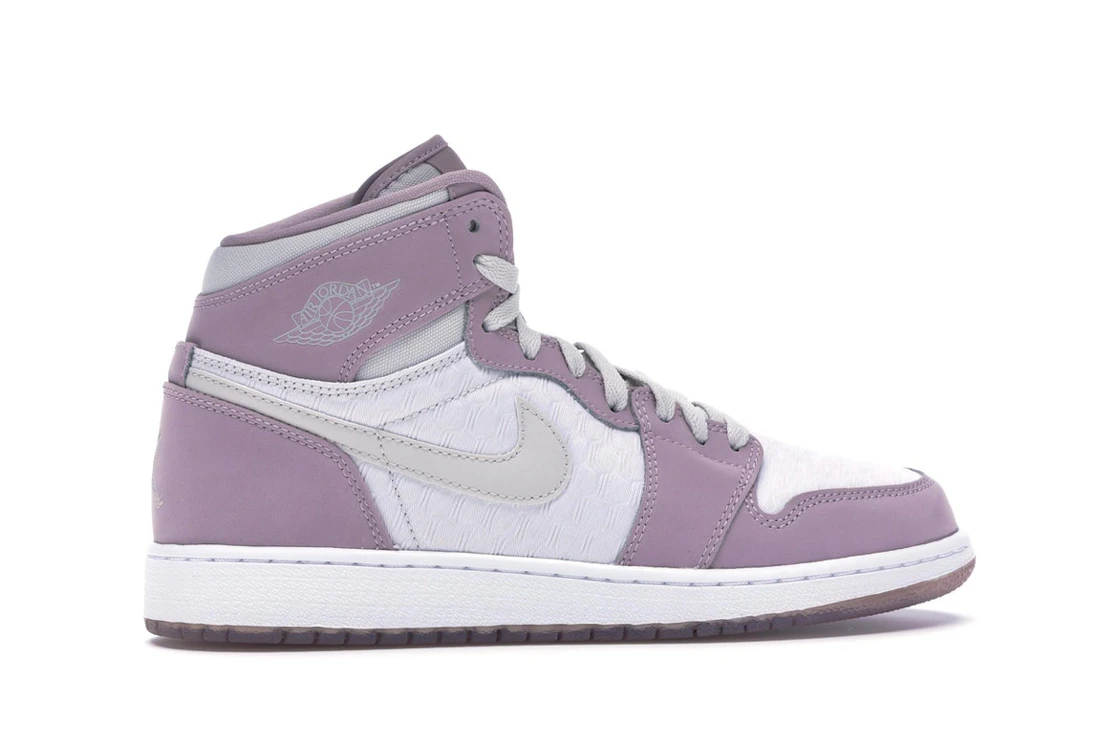 Vue 36 de Jordan 1 Retro Heiress Plum Fog (GS)