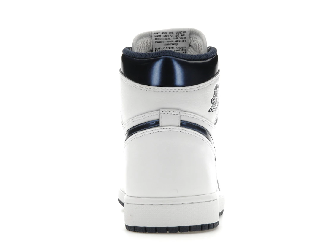 Vue 28 de Jordan 1 Retro Metallic Navy (2016)