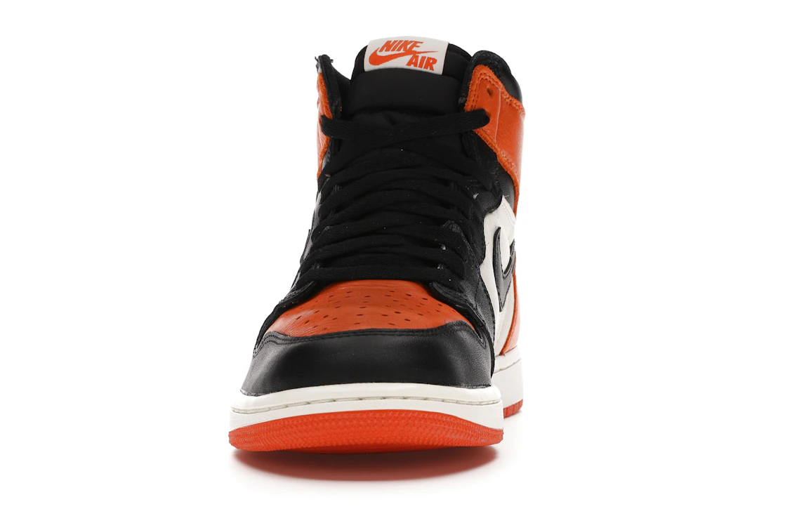 Vue 11 de Jordan 1 Retro Shattered Backboard