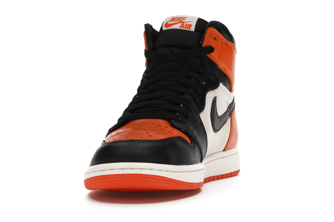 Vue 12 de Jordan 1 Retro Shattered Backboard