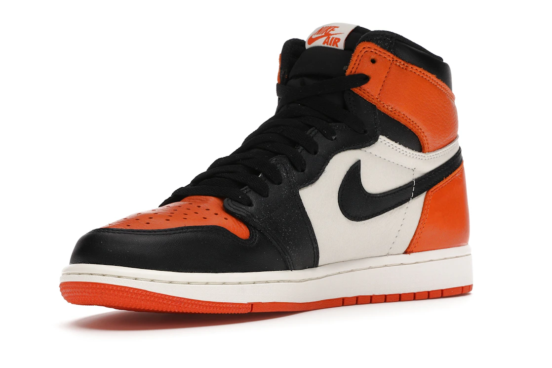 Vue 15 de Jordan 1 Retro Shattered Backboard