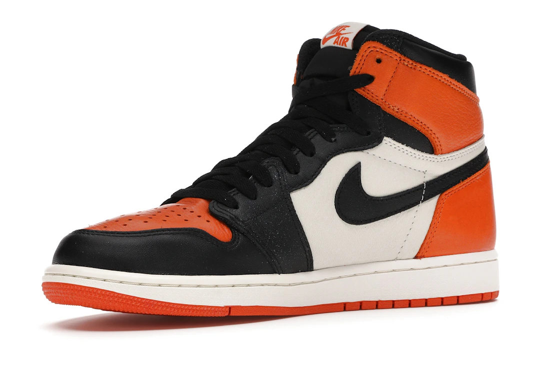 Vue 16 de Jordan 1 Retro Shattered Backboard