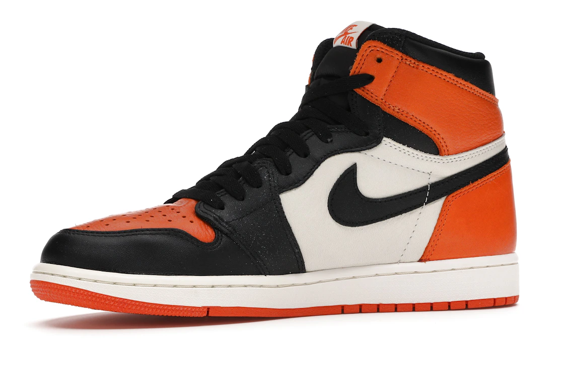 Vue 17 de Jordan 1 Retro Shattered Backboard