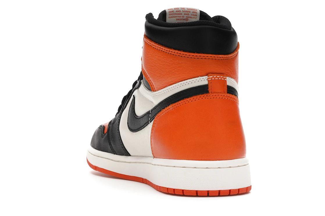 Vue 26 de Jordan 1 Retro Shattered Backboard