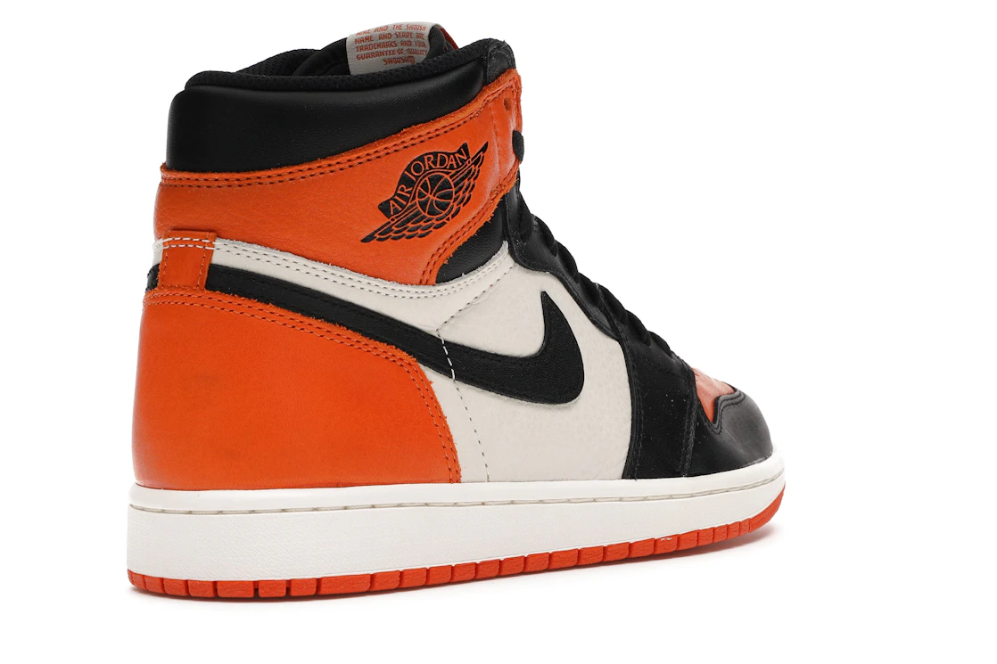 Vue 32 de Jordan 1 Retro Shattered Backboard