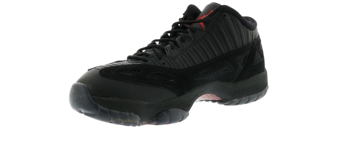 Vue 11 de Jordan 11 Retro Low IE Referee (2015)