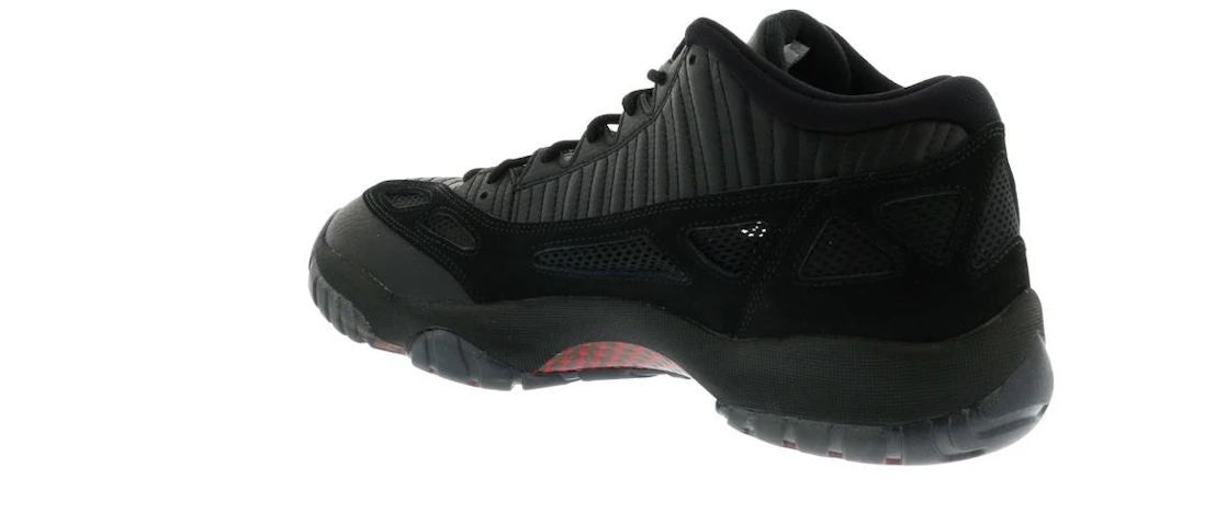 Vue 16 de Jordan 11 Retro Low IE Referee (2015)