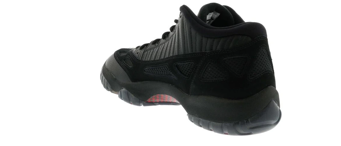 Vue 17 de Jordan 11 Retro Low IE Referee (2015)