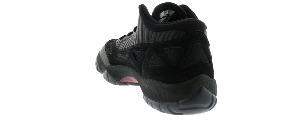 Vue 18 de Jordan 11 Retro Low IE Referee (2015)