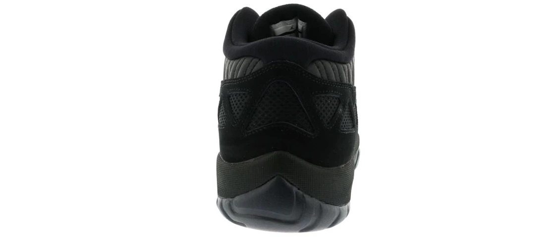 Vue 20 de Jordan 11 Retro Low IE Referee (2015)