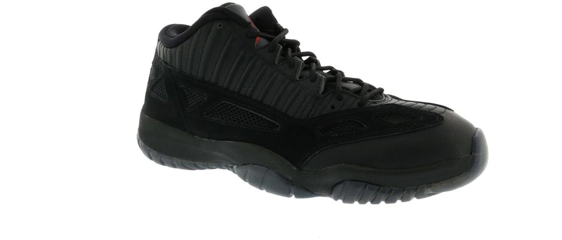 Vue 3 de Jordan 11 Retro Low IE Referee (2015)