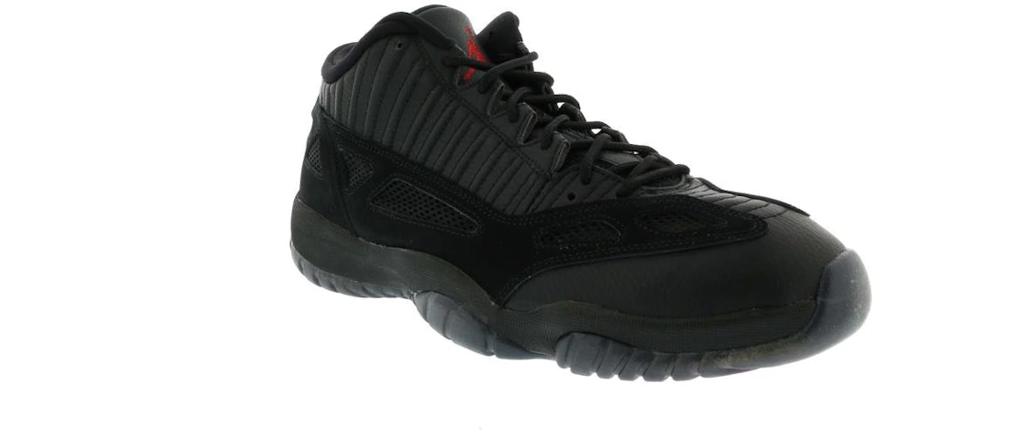 Vue 4 de Jordan 11 Retro Low IE Referee (2015)