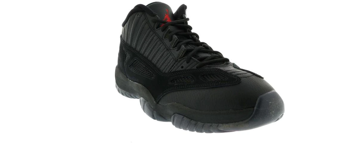 Vue 5 de Jordan 11 Retro Low IE Referee (2015)